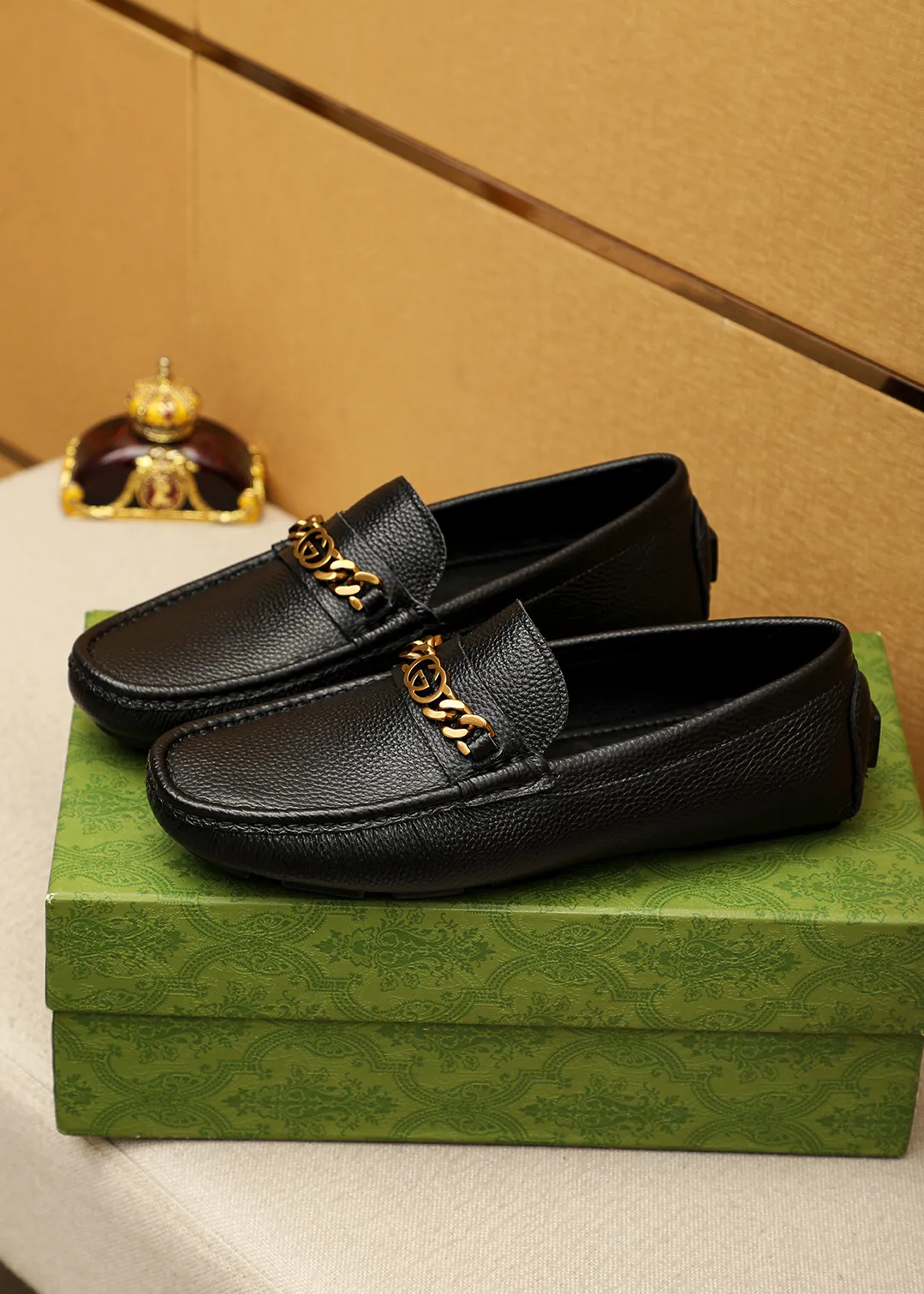 Men's shoes 💰420 💐 Product trademark: GUCCI "Gucci" Doudou shoes Regular size: 38-44 (45🉑️customized) Product materials: Selected imported first-layer pebbled cowhide leather upper + luxury hardware buckle, imported sheep 🐑 leather lining. Strong three-dimensional visual effect, original outsole color: 2 colors available